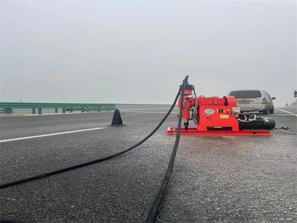 获嘉马路路基路面开裂下沉注浆加固灌浆